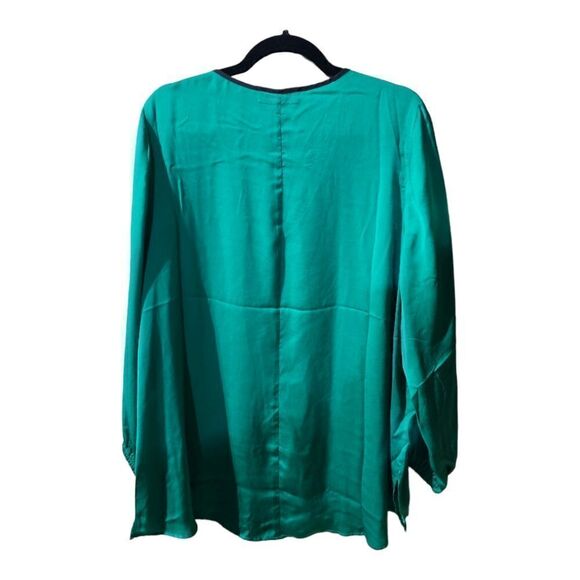 NWT - ELOQUII - Green Blouse Black Trim with Arm Slits - Size 20 - Picture 2 of 8